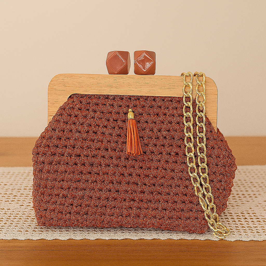 Borsa artigianale in crochet rame con cornice in legno